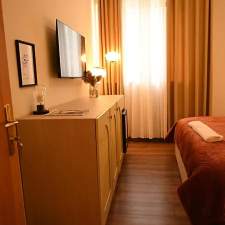 Niche Boutique Hotel Tirana Exterior photo