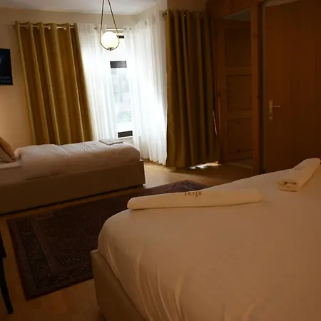Niche Boutique Hotel Tirana Exterior photo